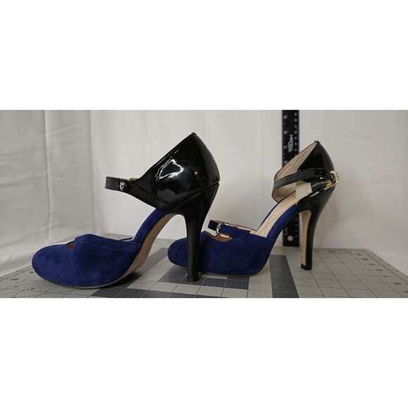 Isola Irisa Suede 4 1/4" Mary Jane Stiletto Size 7 - Picture 2 of 12